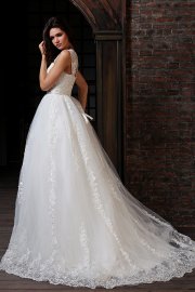 Sophisticated Sleeveless Lace Wedding Gown