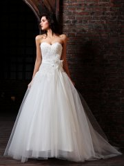 Sweetheart Lace and Tulle A-line Wedding Gown