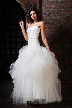 Sweetheart Tulle Princess Wedding Gown