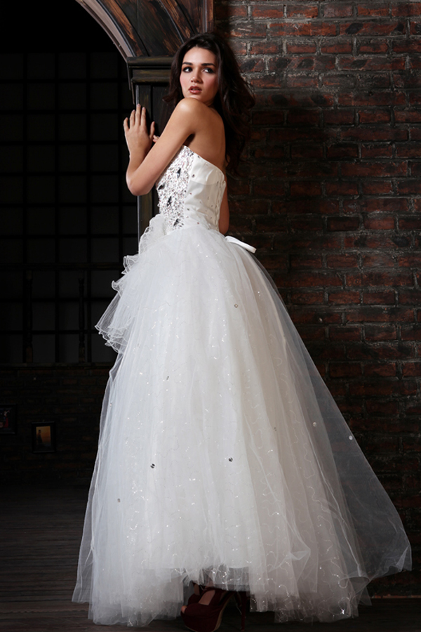 Sexy Sweetheart A-line Tulle Wedding Gown - Click Image to Close