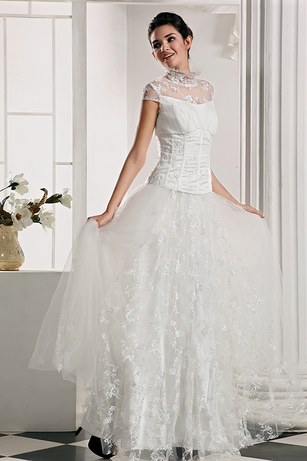 Traditional Full Length Lace Wedding Dress - Click Image to Close