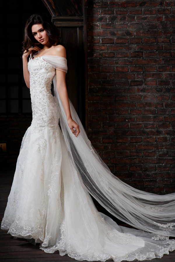 Super Elegant Off Shoulder Mermaid Wedding Gown - Click Image to Close