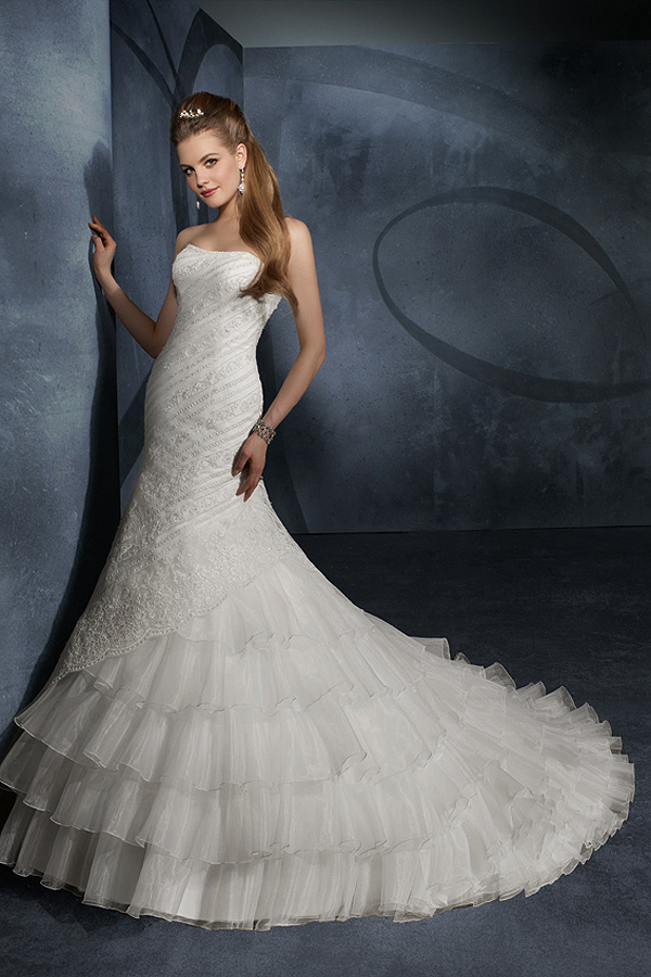 Court Train Floral Chiffon Ivory Wedding Gown - Click Image to Close