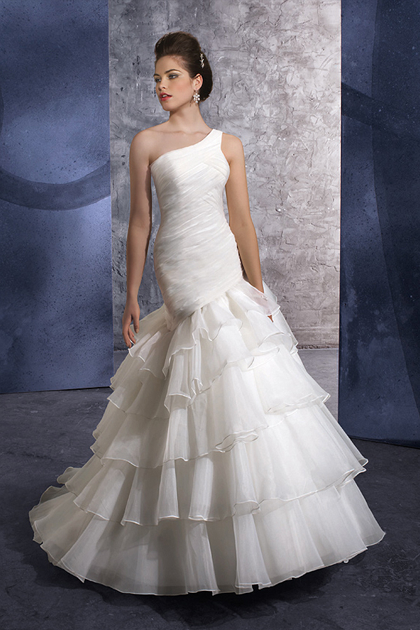 Court Train Organza White Wedding Gown - Click Image to Close