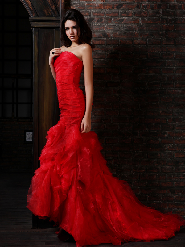 Glamorous Red Strapless Mermaid Gown with Court Train - Click Image to Close