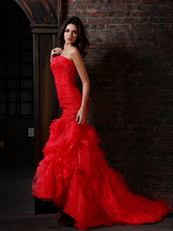 Glamorous Red Strapless Mermaid Gown with Court Train - Click Image to Close
