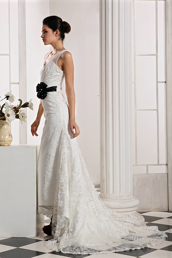 Graceful V-neck Lace Wedding Dress - Click Image to Close