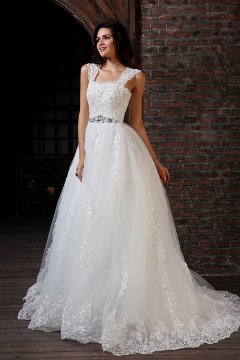 Sophisticated Sleeveless Lace Wedding Gown