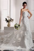 Stunnig Strapless Lace Wedding Gown
