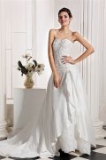 Stunning Sweetheart Wedding Dress with Mini Train