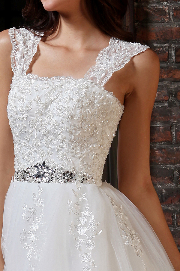 Sophisticated Sleeveless Lace Wedding Gown - Click Image to Close