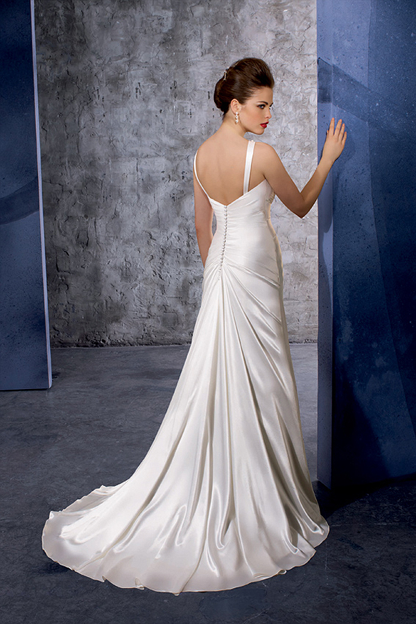 Brush Train Satin Ivory Wedding Gown - Click Image to Close