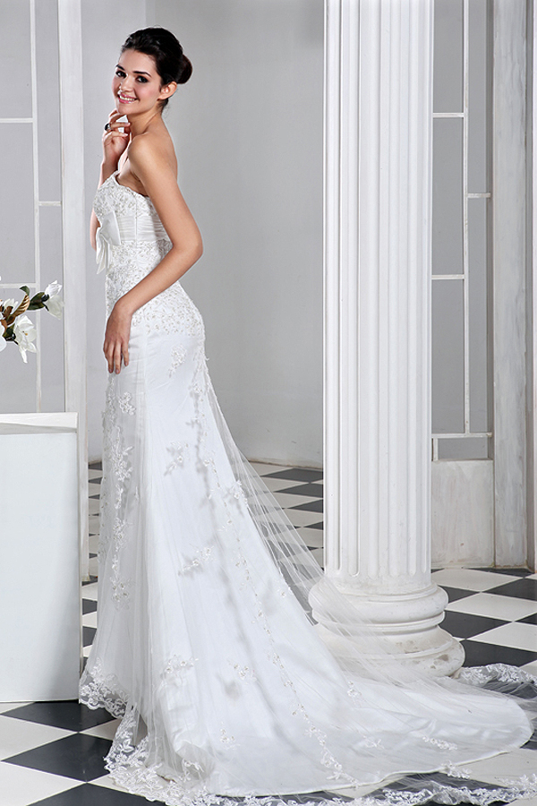 Enchanting Traditonal Strapless Wedding Dress - Click Image to Close