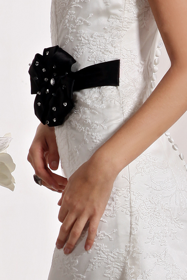 Graceful V-neck Lace Wedding Dress - Click Image to Close